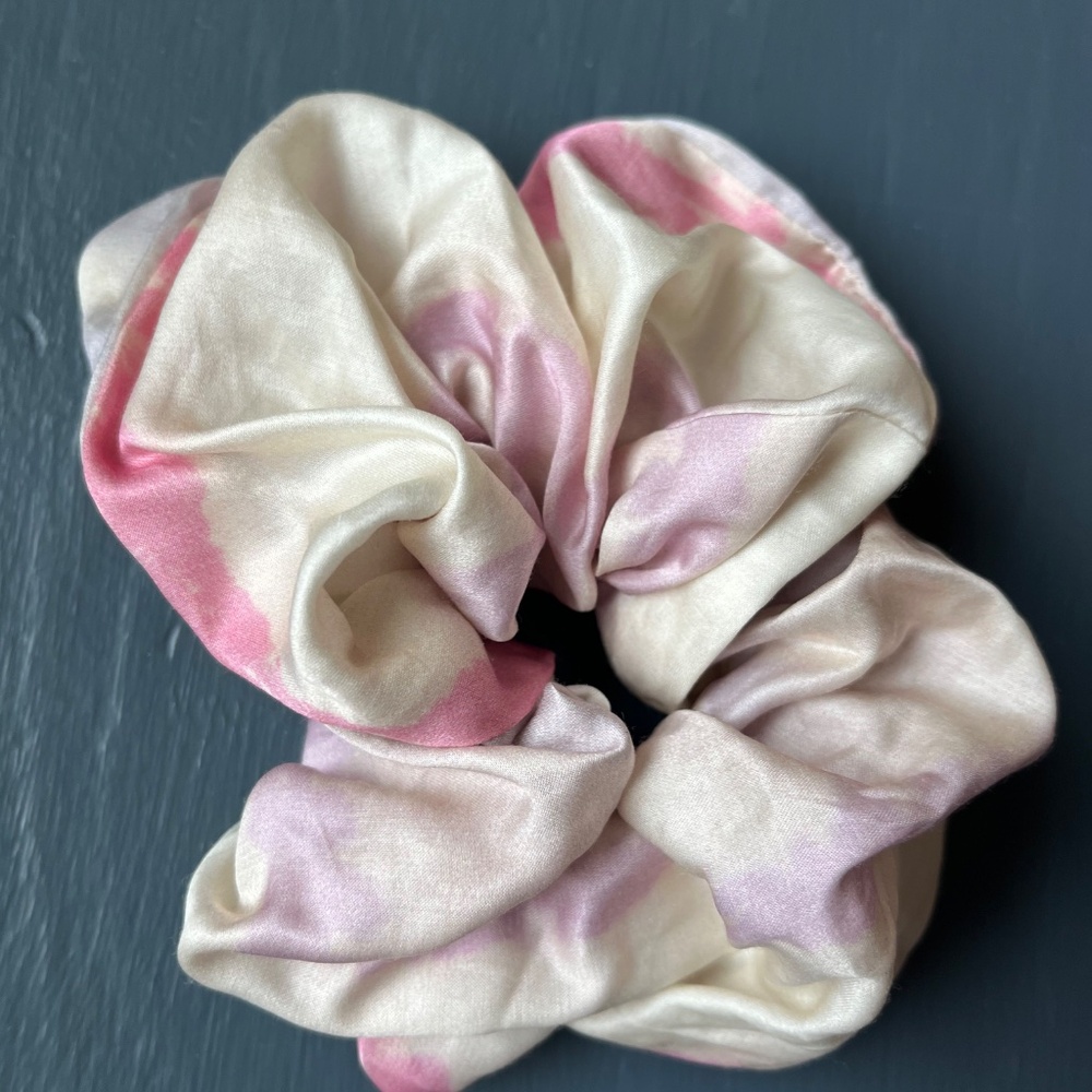 All Saints oversized scrunchie silk-feel - Picture 2 of 3